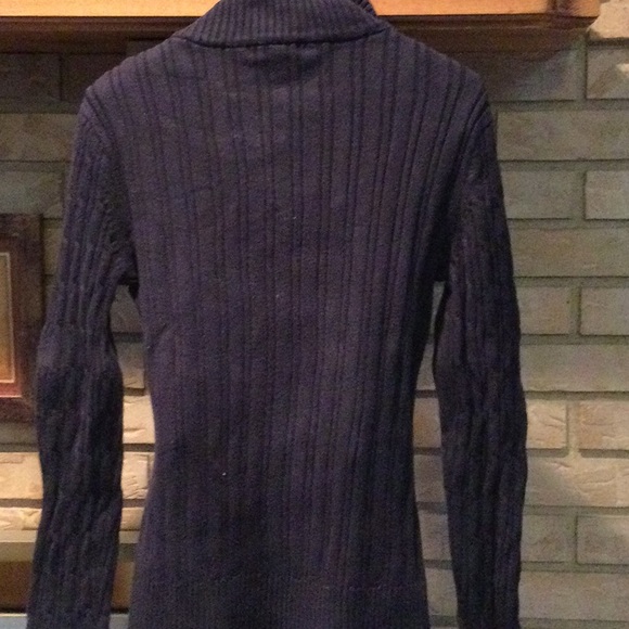 Is Claiborne V-neck cable knit sweater - Picture 4 of 5